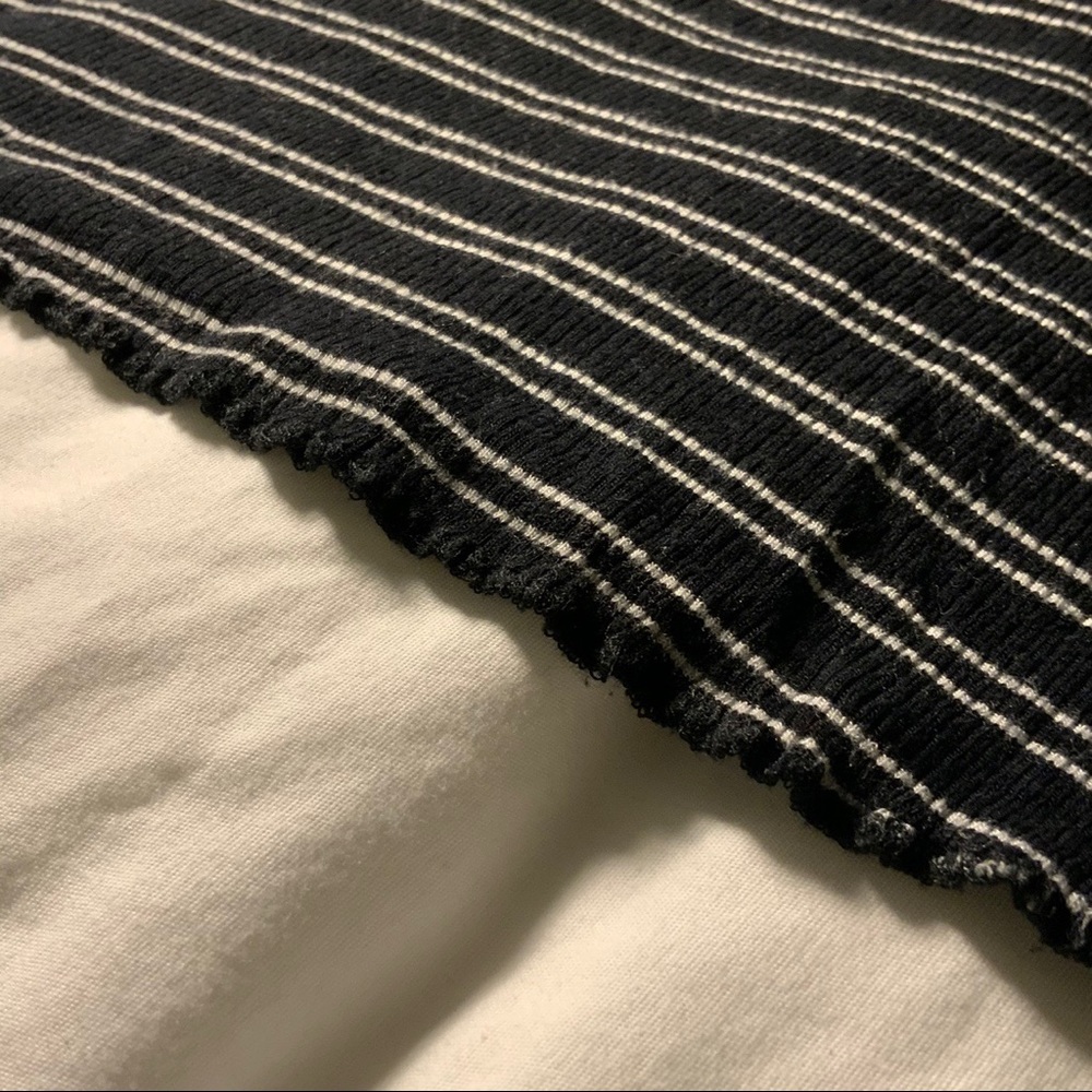 Striped Lettuce Edge Top - Picture 2 of 3